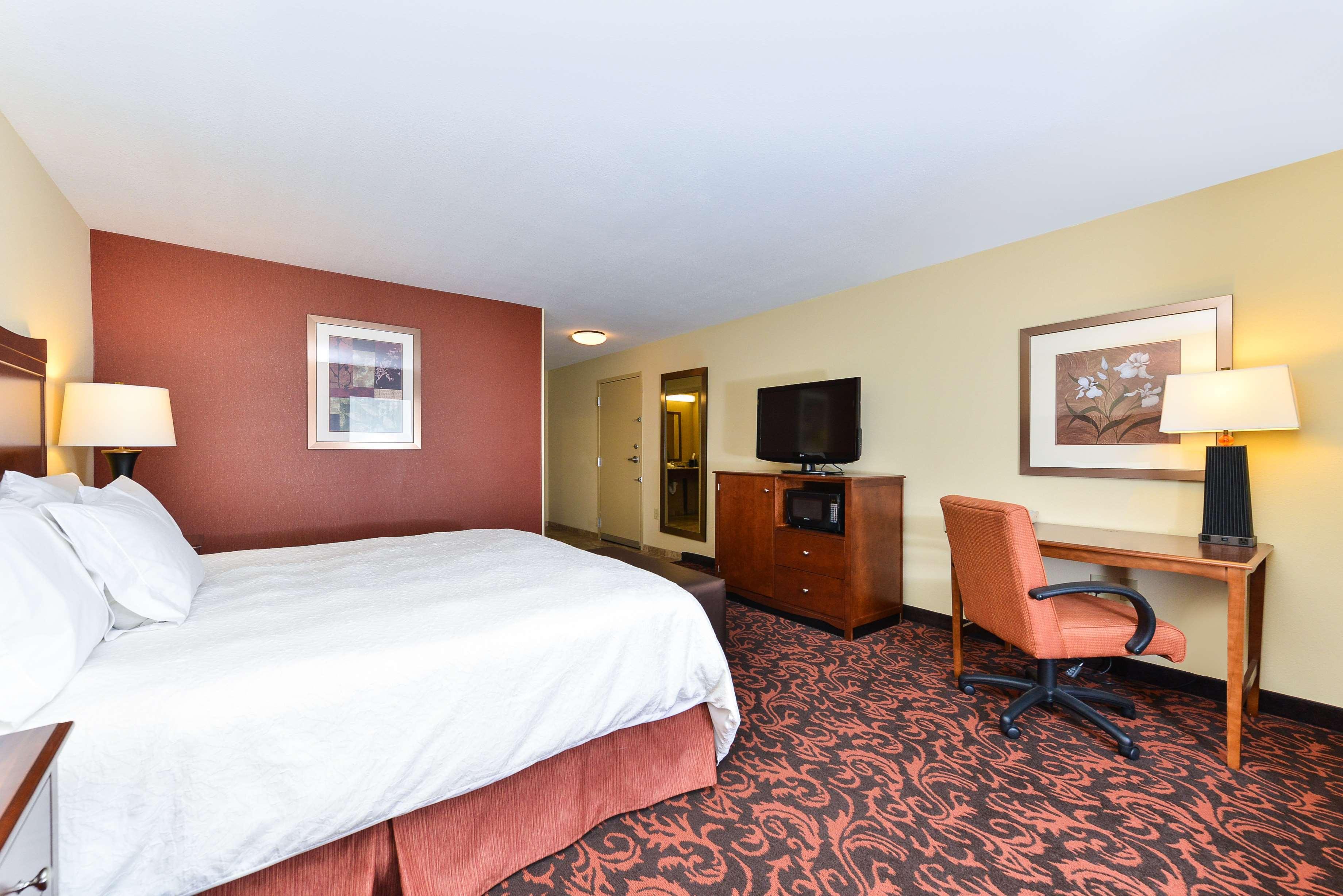Hampton Inn Yorkville Экстерьер фото