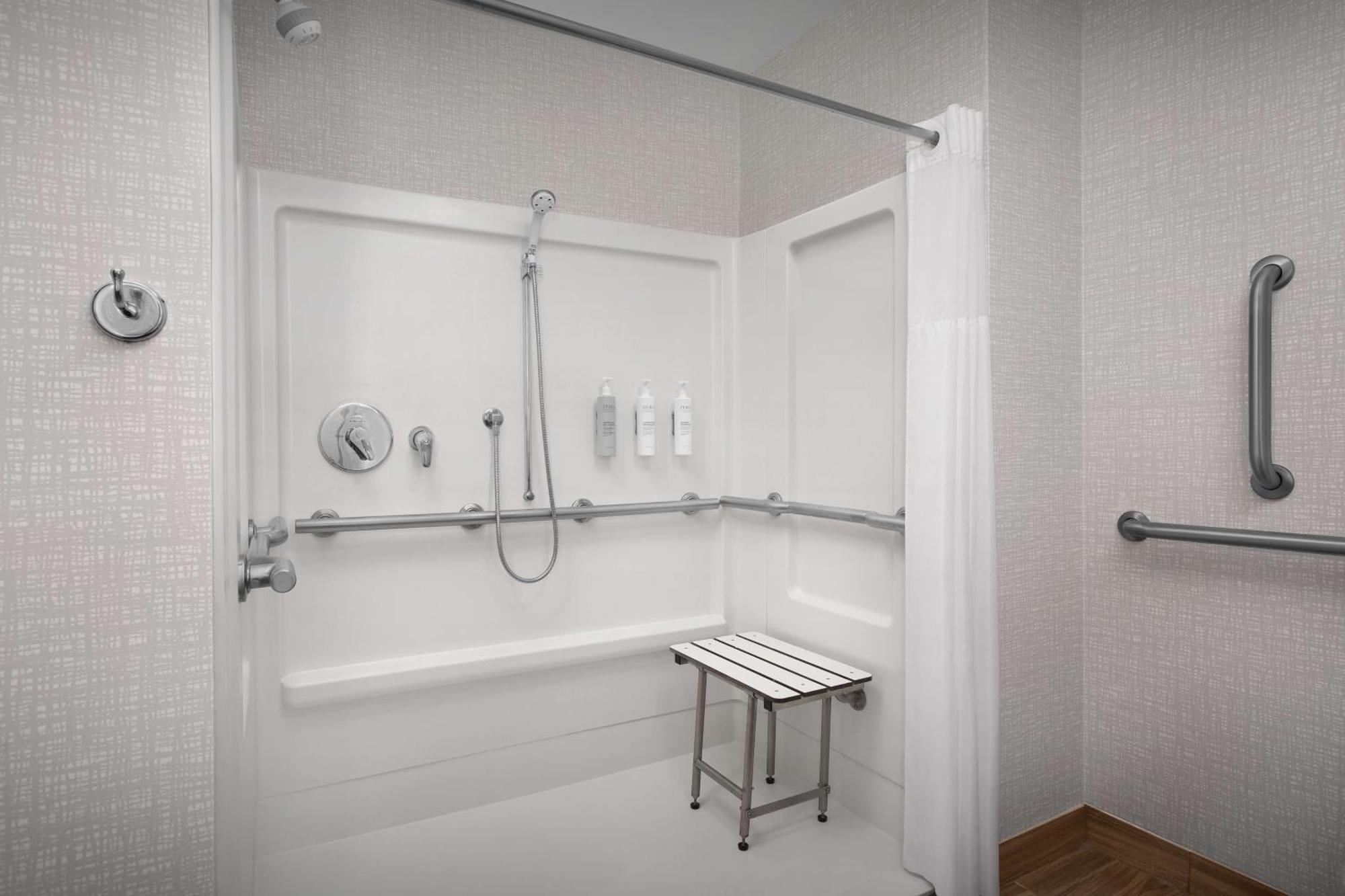 Hampton Inn Yorkville Экстерьер фото