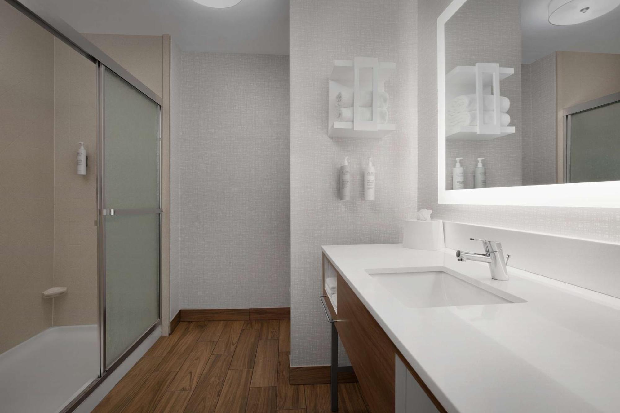 Hampton Inn Yorkville Экстерьер фото