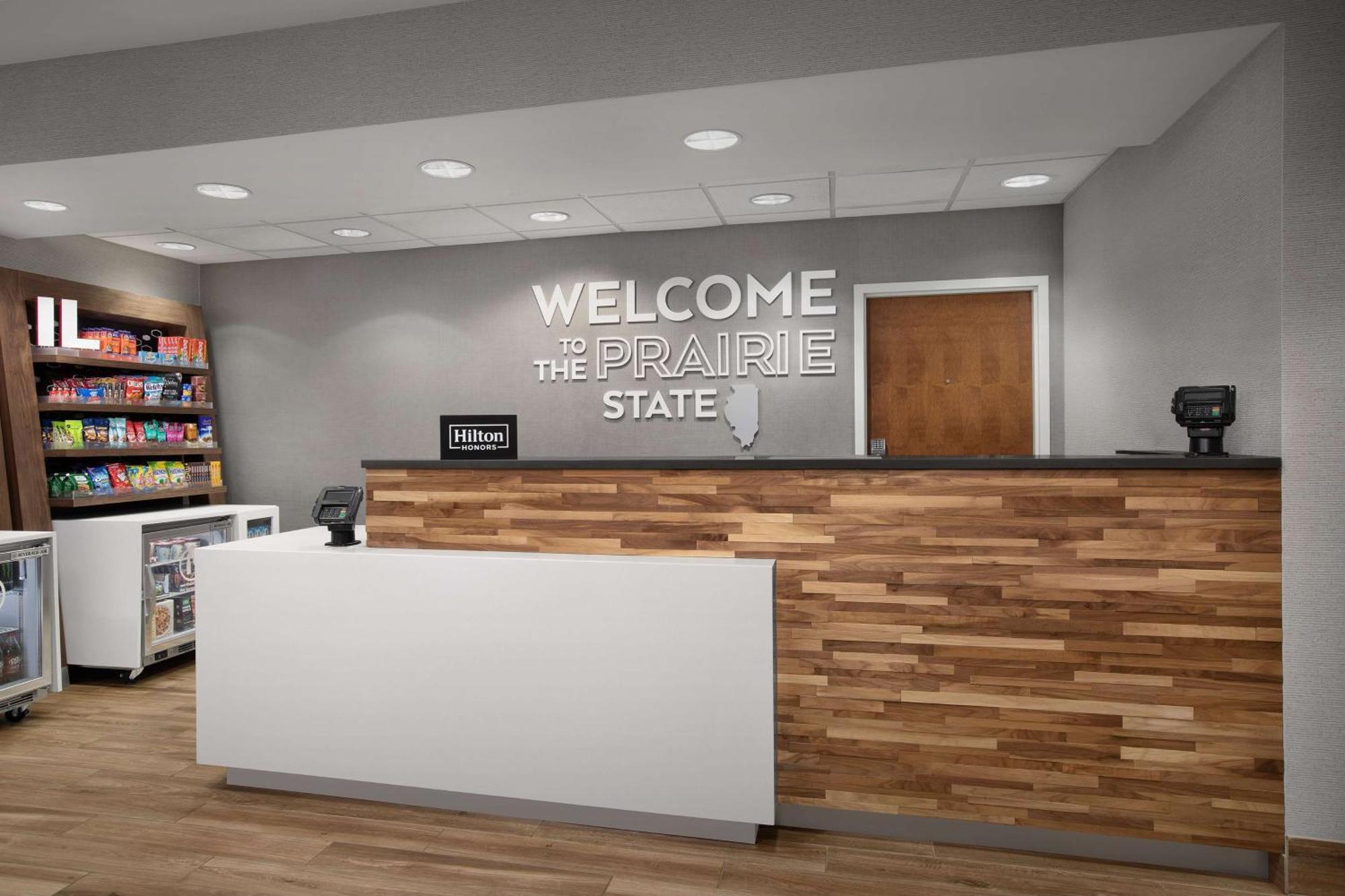 Hampton Inn Yorkville Экстерьер фото