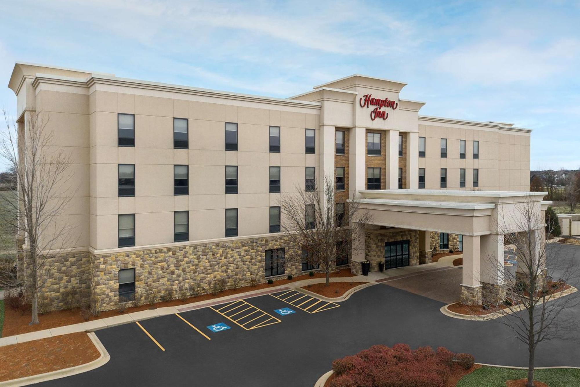 Hampton Inn Yorkville Экстерьер фото